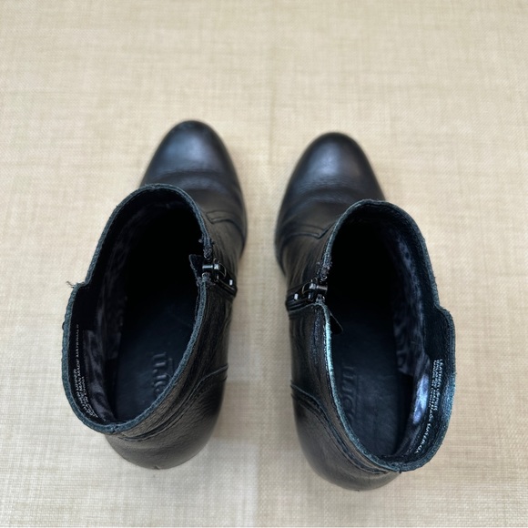 Born 'Claire' Black Leather Short Booties Boots - Picture 9 of 13